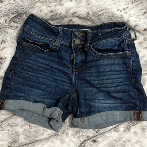 Juniors low rise midi Jean shorts